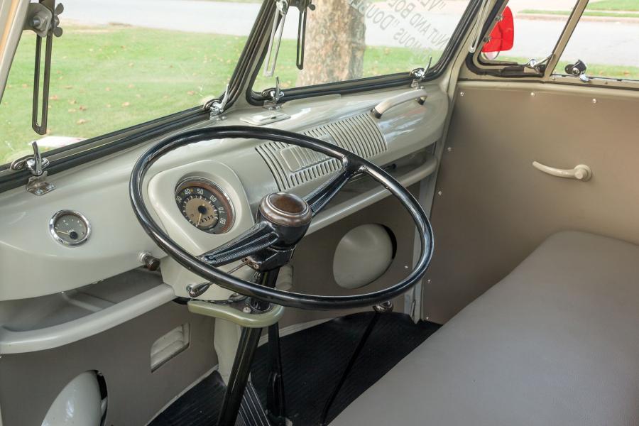  Volkswagen Double Cab Pickup Truck 1962 года  (фото 20 из 23)